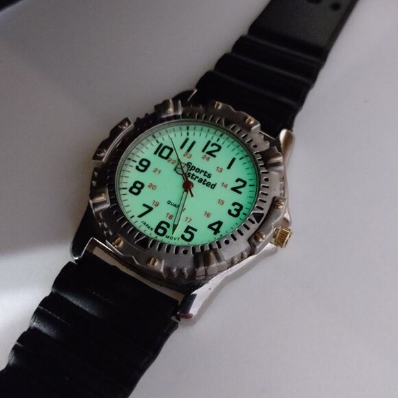 Glow In The Dark Vintage Sports Illustrated Watch - Picture 1 of 15
